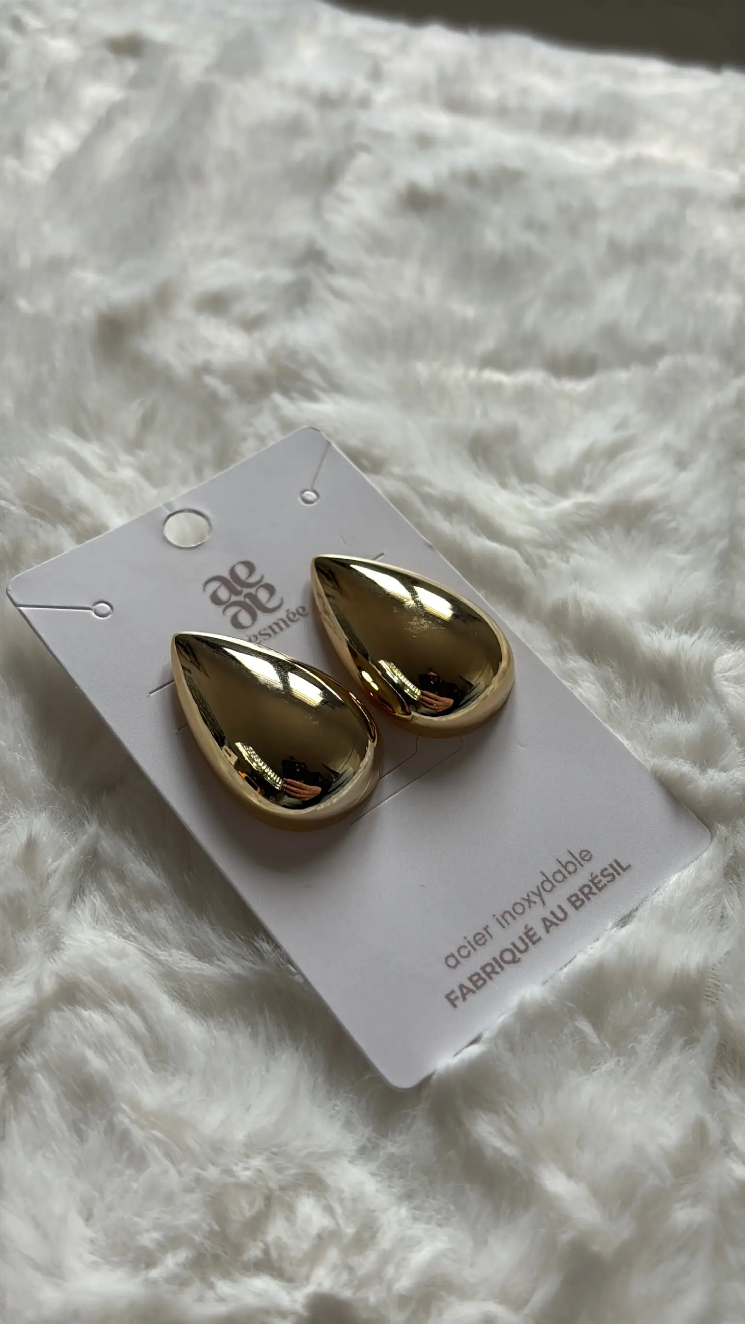 Boucles d’oreilles goutte dorée